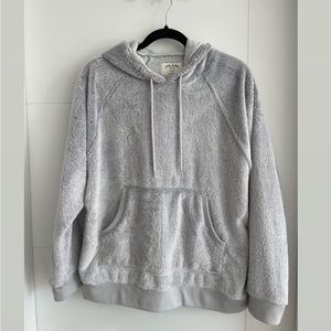 Hollister lounge hoodie size XS oversized fit, fits like a medium. Worn once.